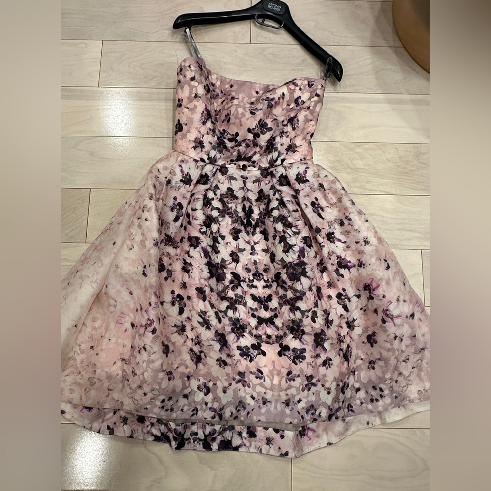 New with tags Monique Lhuillier Strapless Floral Pink Dress Sz 8